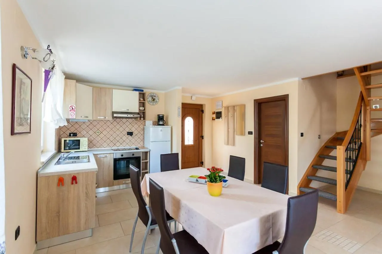 Apartments Dario Porat  Croatia